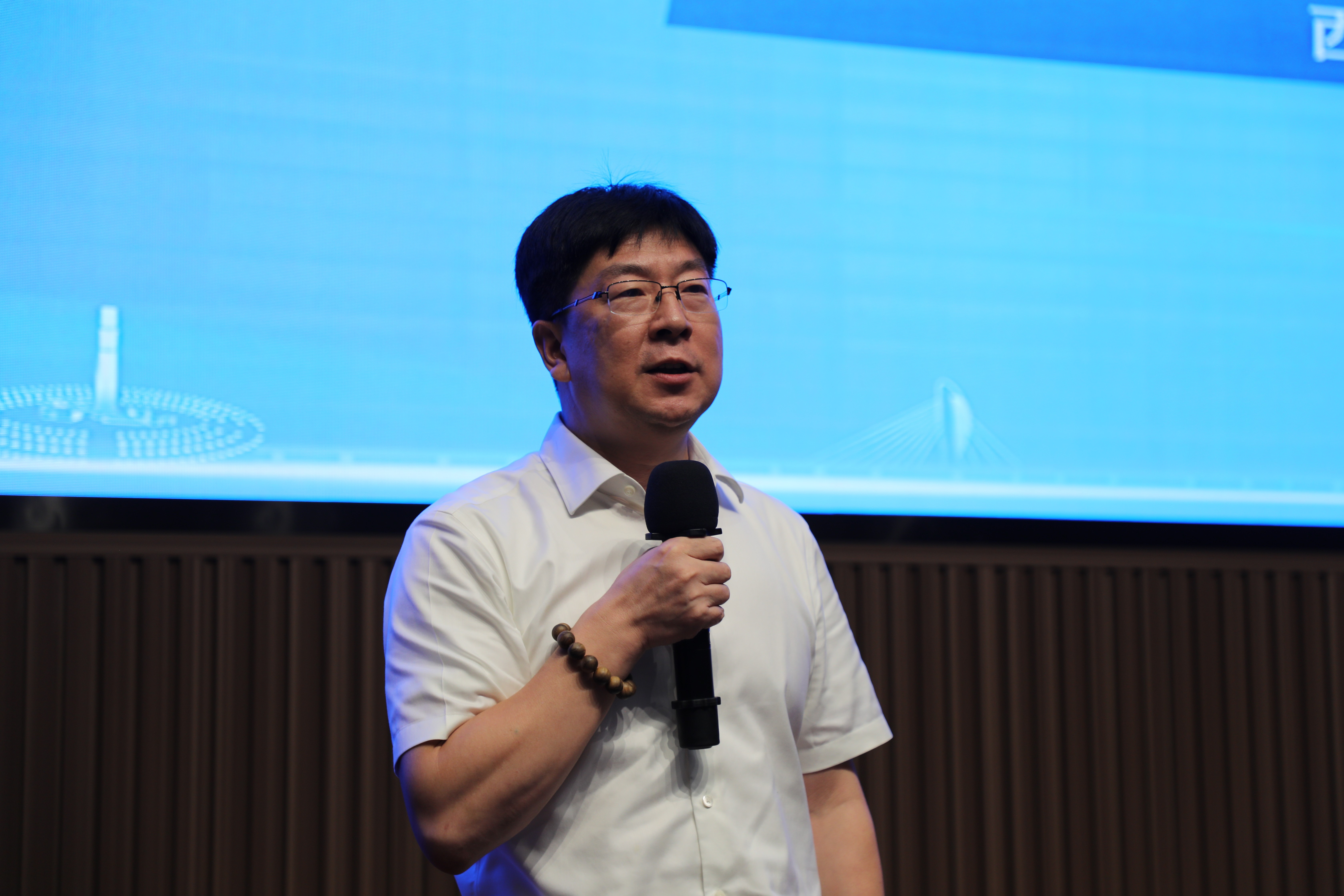 �������ʹ���-��Ӫ��ȫ,����һ·�ɳ�