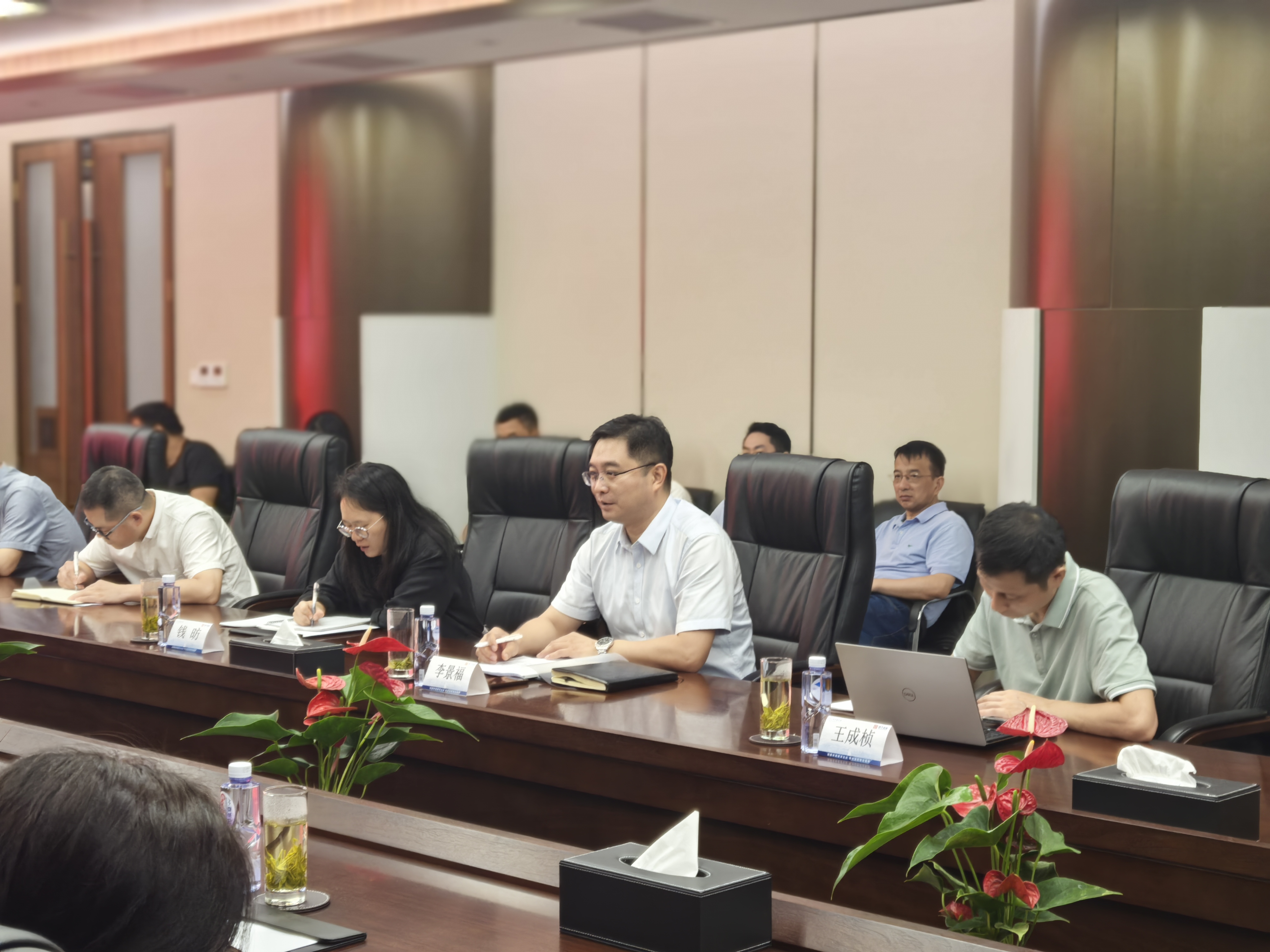 �������ʹ���-��Ӫ��ȫ,����һ·�ɳ�